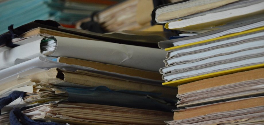 Akten Bücher