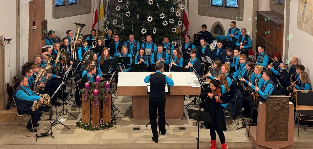 Die Stadtkapelle musiziert in der Kath. Stadtpfarrkirche