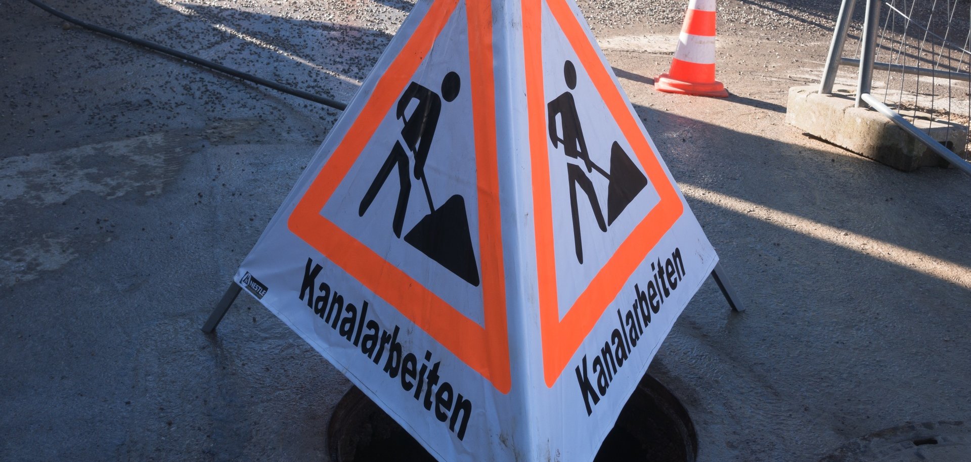 Schild Kanalarbeiten