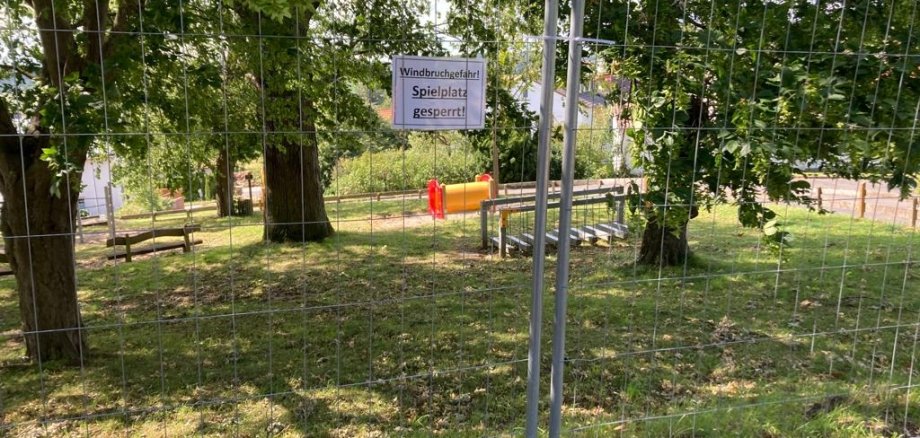 Windbruchgefahr Spielplatz Altenstädt