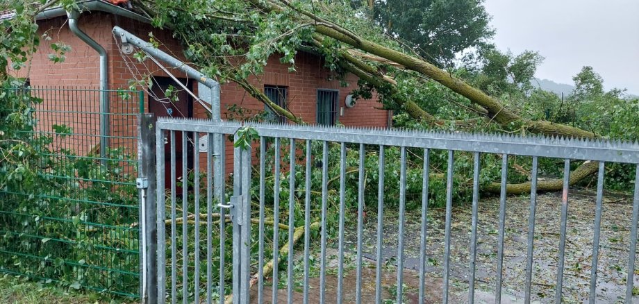 Unwetterschaden Dach Kläranlage Altenstädt