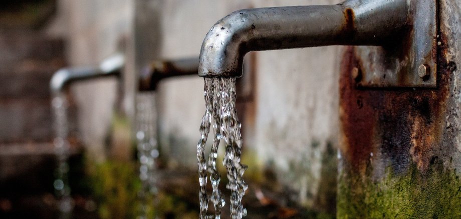 Wasserhahn Wasser 