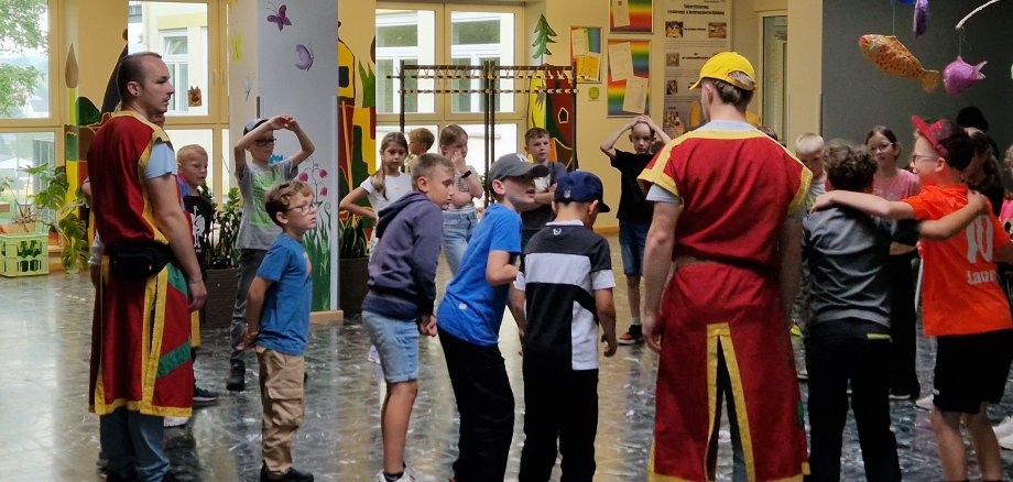 Ferienspiele Aula Elbetalschule Naumburg Ritterin Ritter
