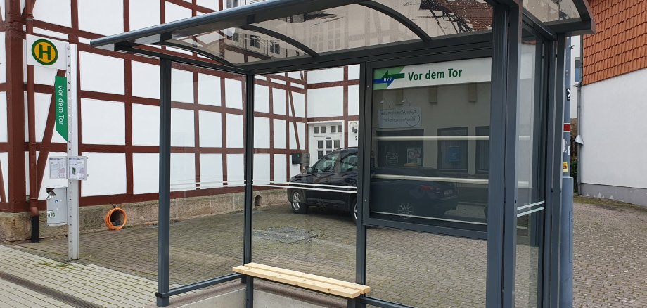 Wartehalle Bushaltestelle Sitzbank Unterstellmöglichkeit