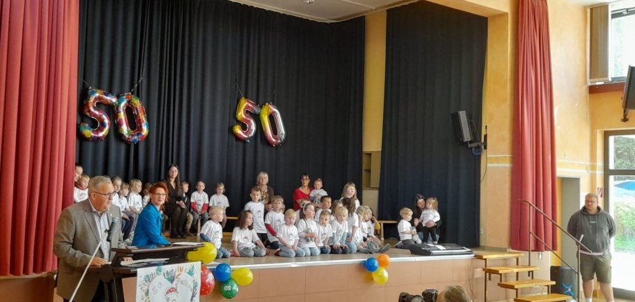 Bühne Kinder Vorhänge Zahl 50
