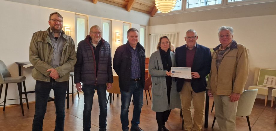 Gruppenfoto bei der Spendenübergabe