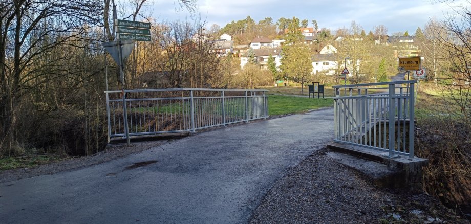 Die neu sanierte Brücke an der Hummelwerkstatt.